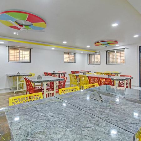 ホテル Collection O Sairaj Lodging & Boarding Shikrapur エクステリア 写真